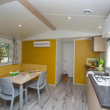 Camping Le Luberon Apt Buitenkant foto
