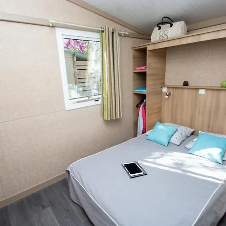 Camping Le Luberon Apt Buitenkant foto