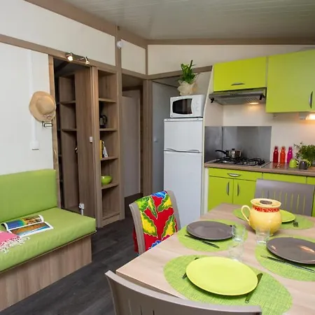 Camping Le Luberon Apt Buitenkant foto