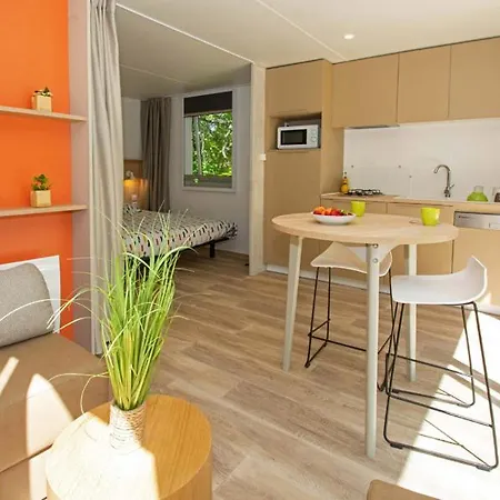 Camping Le Luberon Apt Buitenkant foto