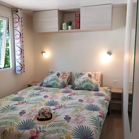 Camping Le Luberon Apt Buitenkant foto