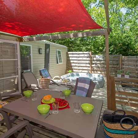 Camping Le Luberon Apt Buitenkant foto